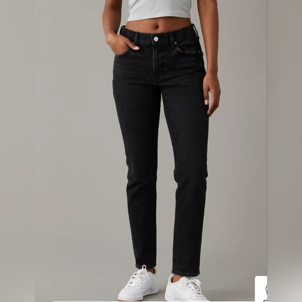 American Eagle Outfitters High-Rise Straight Jeans in Black